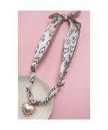 Black White Heart Knotted Scarf Layering Necklace with Crystal Heart Charm - €18,82 EUR