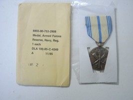 Navy Armed Forces Reserve Medal Full Size New In Pack Dated 1985 :KY23-7 - £8.67 GBP