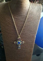 Vintage Gold Tone Crucifix Cross Pendant On Chain Necklace 15&quot; - £19.54 GBP