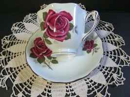 COLCLOUGH Bone China TeaCup  Saucer Red Roses Pattern England - $18.51