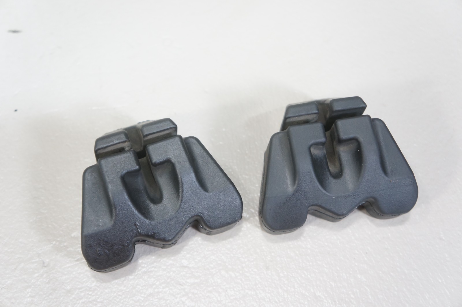 2011-2017 bmw x3 x4 x5 f25 f26 radiator rubber mount pad bushing pair 2 oem Item image 4