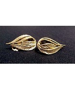 Teardrop Shaped Silvertone Leaves Snake Plant Clip-on Earrings - $13.52 CAD