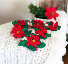 Set of 6 Vintage Knit Green White Red Flower Napkin Ring Holders Poinsettia - $14.84