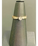 ESTATE 18K YELLOW GOLD SOLITAIRE WITH ACCENTS DIAMOND RING 1/4 CARAT - £310.72 GBP