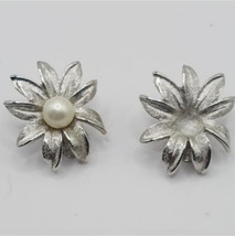 Vintage JudyLee silvertone Faux Pearl Clip on Earrings,  bead off on one... - $50.00