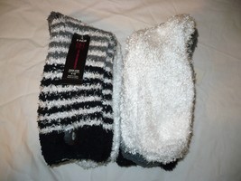 No Boundaries Women&#39;s Fuzzy Warm 2 Pack Crew Socks Stripe &amp; Solid Shoe S... - £7.41 GBP