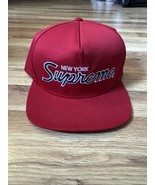 Supreme New York Snapback Hat Red - $1,998.38 MXN