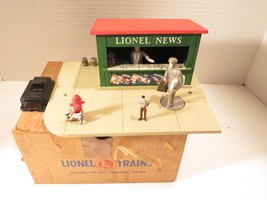 LIONEL POST-WAR #128 OPERATING NEWSTAND ACCESSORY WORKS FINE W/PAPER LN-... - $128.20