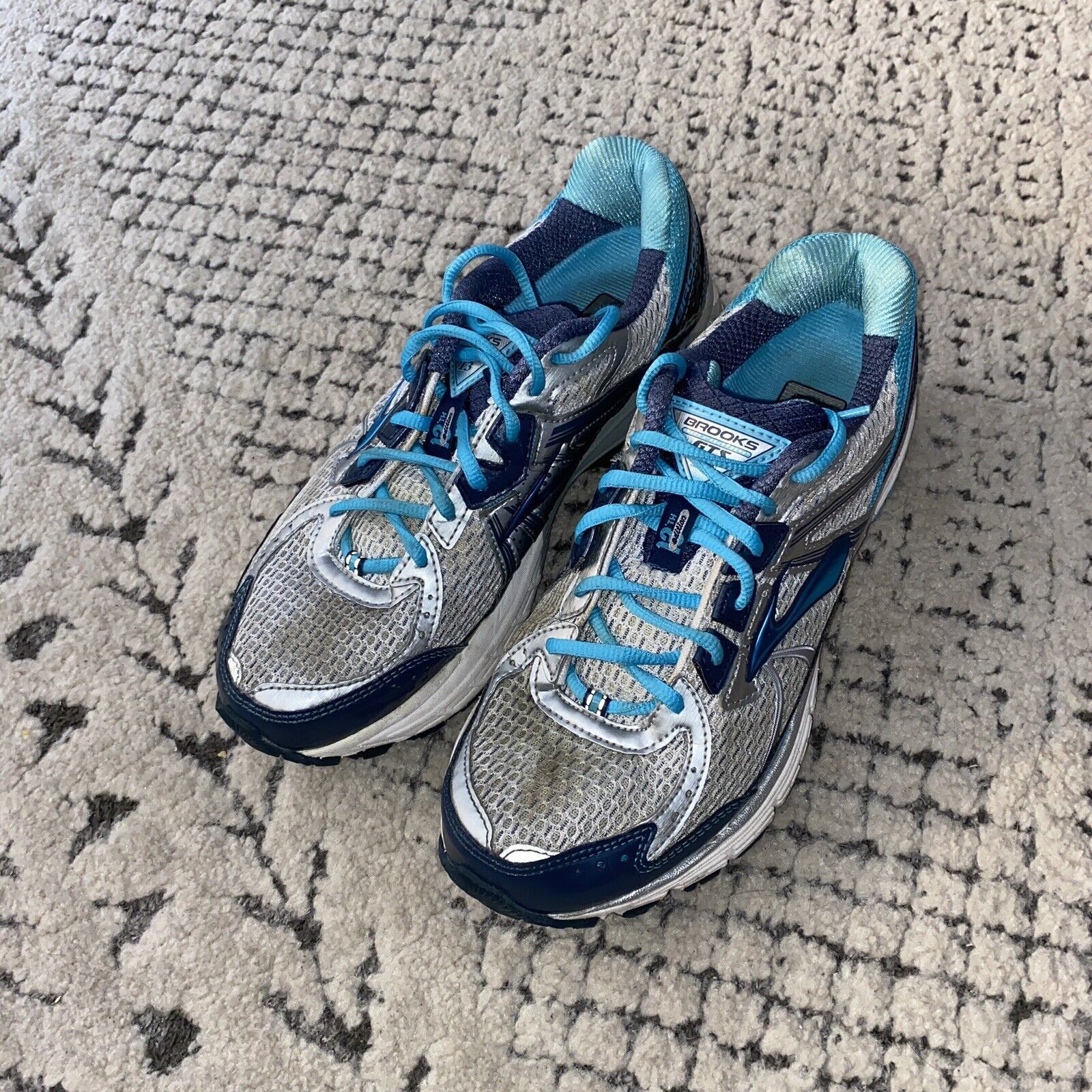 Brooks Adrenaline GTS 13 Women s Size 9.5 B Running Shoes Mesh Silver Green