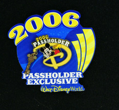 Disney Pin Disney&#39;s 2006 Passholder With Mickey And A Dangled Key Pinpic... - $10.95