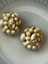 Vintage Large Cream Faux Pearl Various Shaped Oval Cluster Bead Clip Earrings – - $11.29