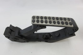 Mercedes R230 SL55 SL500 accelerator gas pedal oem 2303000104 - $74.79