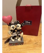 Mickey Mouse And Minnie “Love Is In The Air” Jim Shore - With Box - $1,098.00 MXN