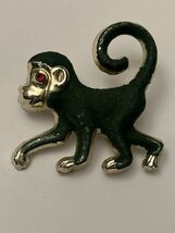 Monkey Brooch Silver &amp; Green Novelty Animal Safari Pin Chimpanzee Lover ... - $16.80