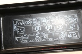 2008-2009 MINI COOPER CLUBMAN BASE ENGINE BAY FUSE BOX COVER LID P5017 image 5