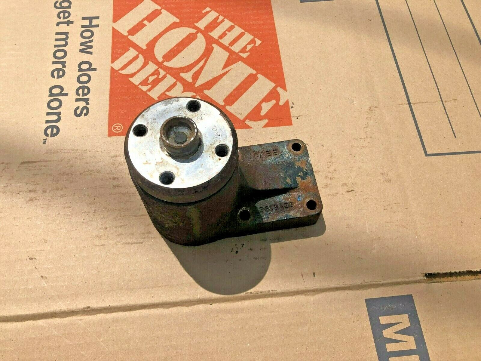 Support Fan Hub Cummins 4.5 4BT 6BT 3913433 OEM - $102.50