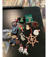Vintage Lot of Brooches Pins Christmas Assorted Shapes Colors Holiday Je... - £15.80 GBP