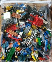 LEGO Bulk Lot 300+ Mixed Loose Assorted Vehicles, Bricks, Building Pieces 4+ lbs - £30.39 GBP