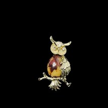 Gerry&#39;s Gold Tone And Brown Lucite Cabochon Owl Brooch (5096) - £11.90 GBP