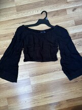 Women’s Crop Long Sleeve Top Size L Brand- Mileage - $13.33 CAD