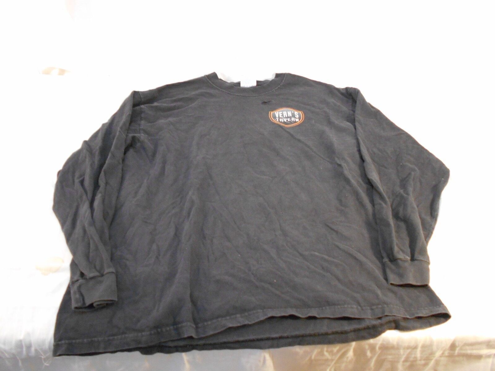 Hanes Beefy-T Vern&#39;s Tavern XL Long Sleeve Shirt 6338 - $16.25