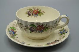 Spode Felicity Pattern Teacup and Saucer Scalloped Floral Copeland England - $19.34