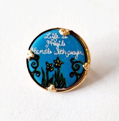 Vintage Life Is Fragile Handle With Prayer Pin Hong Kong NOS 1&quot; Religiou... - $9.99