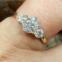 3.30ct Künstlicher Diamant 3-Stone Verlobungsring 14K Gelbgold Versilbert - £125.25 GBP