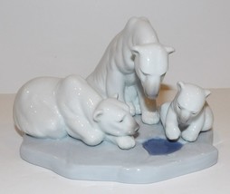 Lovely Lladro Porcelain Bearly Love #1443 Polar Bear Family At Ice Hole Figurine - £78.29 GBP