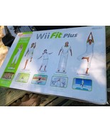 Wii fit balance board and box With Game (BOARD IS STILL SEALED) - $834.62 MXN