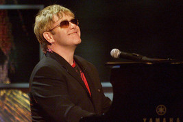 Elton John Color 24x18 Poster at Piano in Concert - £19.13 GBP