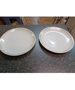 Pair Syracuse China 10&quot; Dinner Plate Gold Laurel Black Key - $561.98 MXN