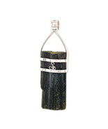 Stones Desire Epidote Crystal Pendant Necklace (22&quot;) Green - £150.92 GBP