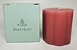 PartyLite 3 x 3 Strawberry Fields Scalloped Pillar Candle New in Box P2F/C03219 - £11.78 GBP