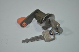 Ford NOS OEM Fairmont Mustang Glove Box Lockset w/ Keys - No Clip D8BZ-5421984-A - £10.31 GBP