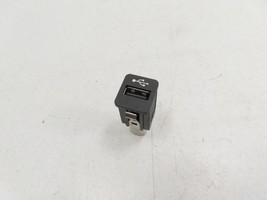 BMW Z4 E89 Switch, USB Audio Adapter Connection 84109237656 - $165.78 MXN