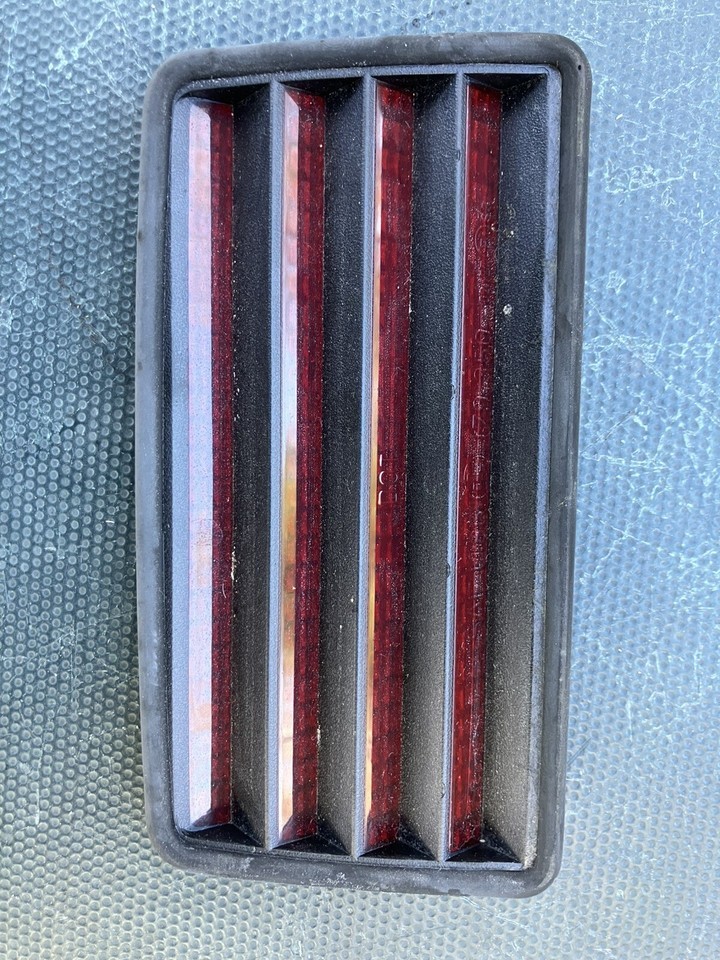 87-95 Mercedes-Benz W124 STATION WAGON ESTATE 3rd BRAKE LAMP LENS COVER - $49.49