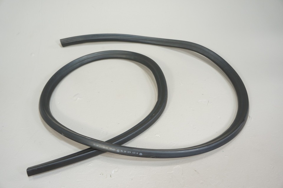 07-2013 mercedes w221 s600 s550 front under hood support weath seal A2216280598 Item image 11
