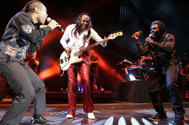 Earth, Wind &amp; Fire In Concert Verdine White Group Guitar On Stage 24X36 Poster - £23.58 GBP