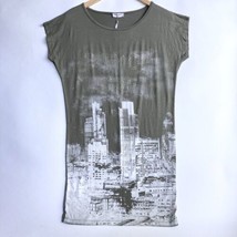 Shocolet City of Love T-Shirt Women M Long Graphic Short Cap Sleeve Gree... - $8.78
