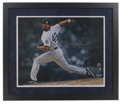 Mariano Rivera Autographed &quot;HOF 2019&quot; 16&quot; x 20&quot; &#39;Pitching&#39; Framed Photo ... - £620.66 GBP