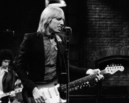 Tom Petty and the Heartbreakers 1979 performing on stage 11x14 Photo - £11.98 GBP