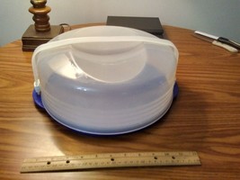 Tupperware Cake or pie keeper / taker 3062B - $18.99