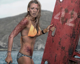 Blake Lively in bikini bloodied from The Shallows 16x20 Canvas Giclee - £54.98 GBP
