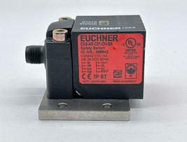  Euchner CES-ARC01-CH-SA Safety Switch 24VDC 80mA  - $215.00