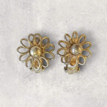 Vintage Clip on Earrings Stud Swirl Flowers Gold Tone - $7.69