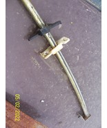 1977 MARQUIS 4 door RIGHT FRONT DOOR WINDOW GUIDE POST OEM USED - €57,73 EUR