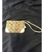 Coach Wristlet Brown Classic Purse Kg Gold Corners Career wear Clubwear - $545.62 MXN