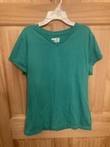 Champion Duo Dry Womens Green Short Sleeve V-Neck T-Shirt Size XL Pre-Owned - $7.91