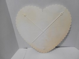 Wilton scalloped Edge Heart Shaped Separator Plate - $7.92